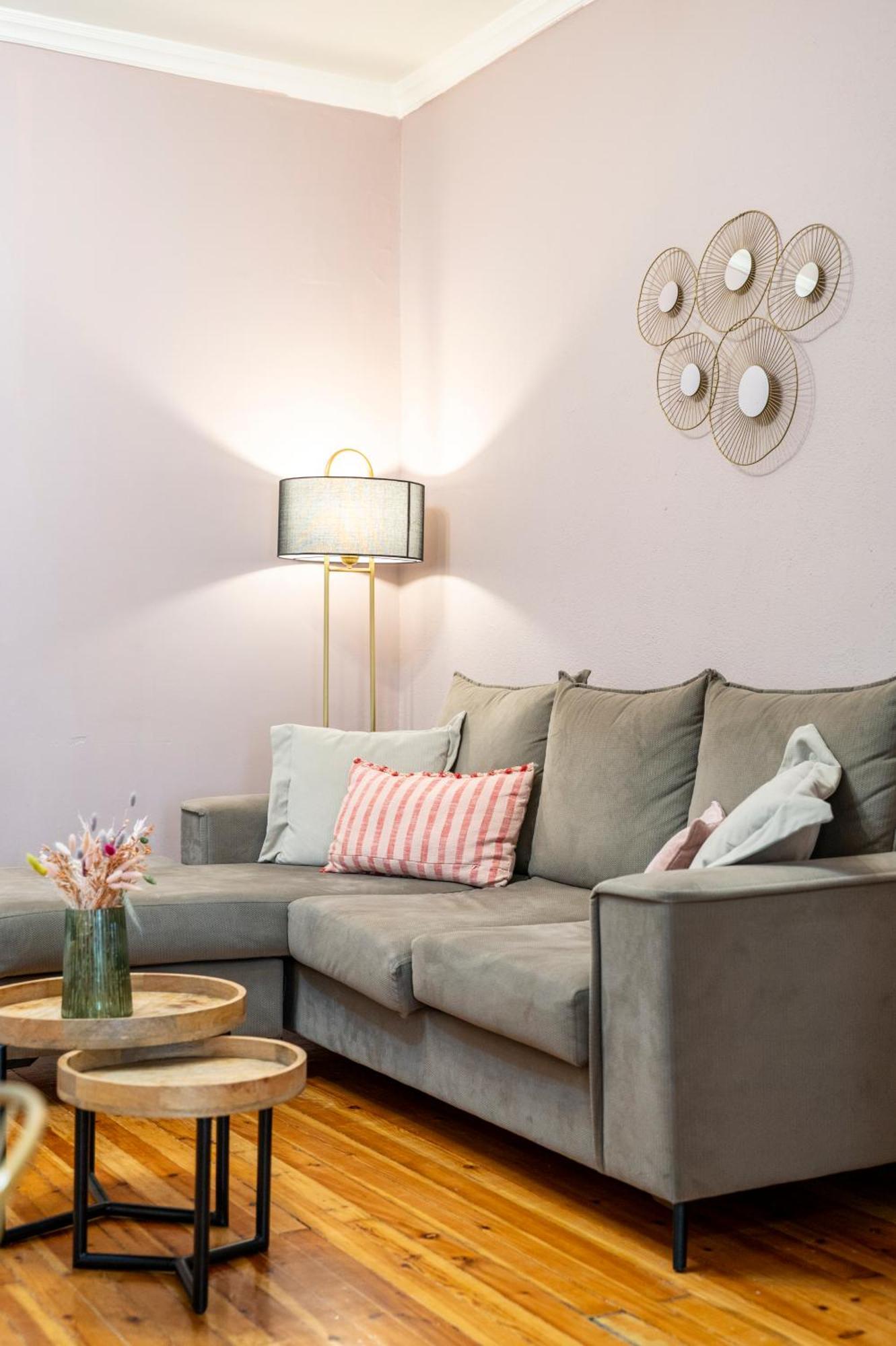 Houseloft White Tower Collection *